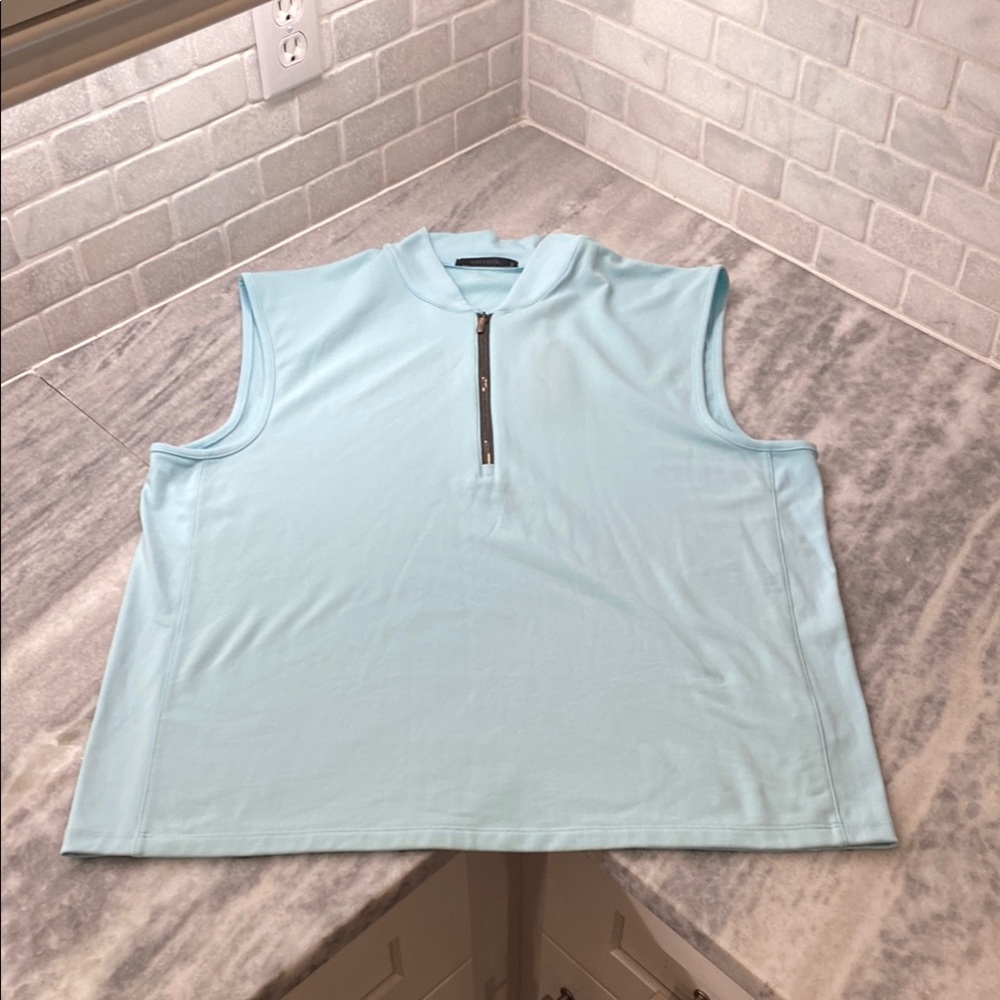 Greyson Clothiers Quarter Zip Golf Vest Size Large. Mint Color. NWT